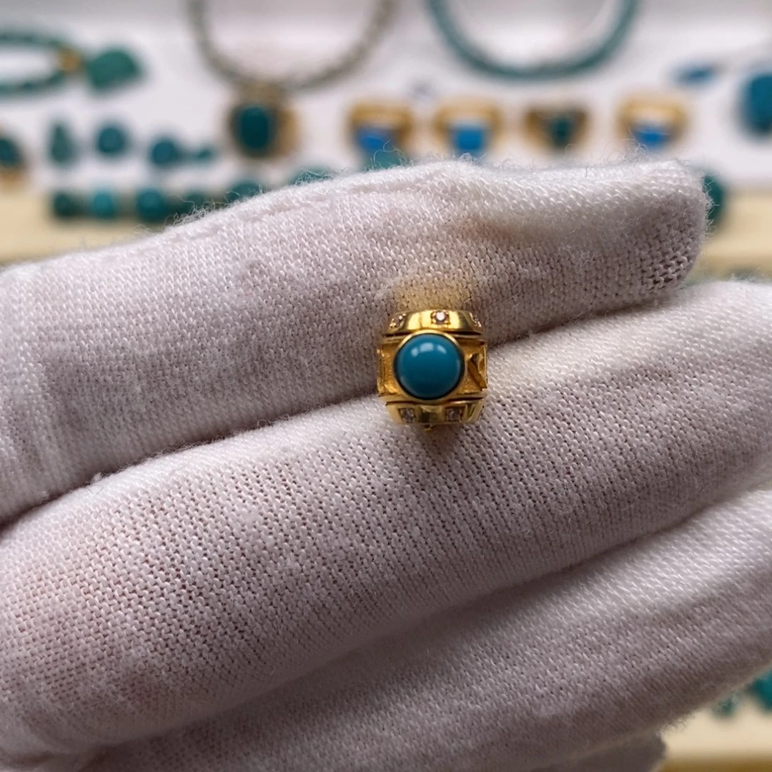 绿松石18K金镶嵌珠宝奇石背云7.4mm