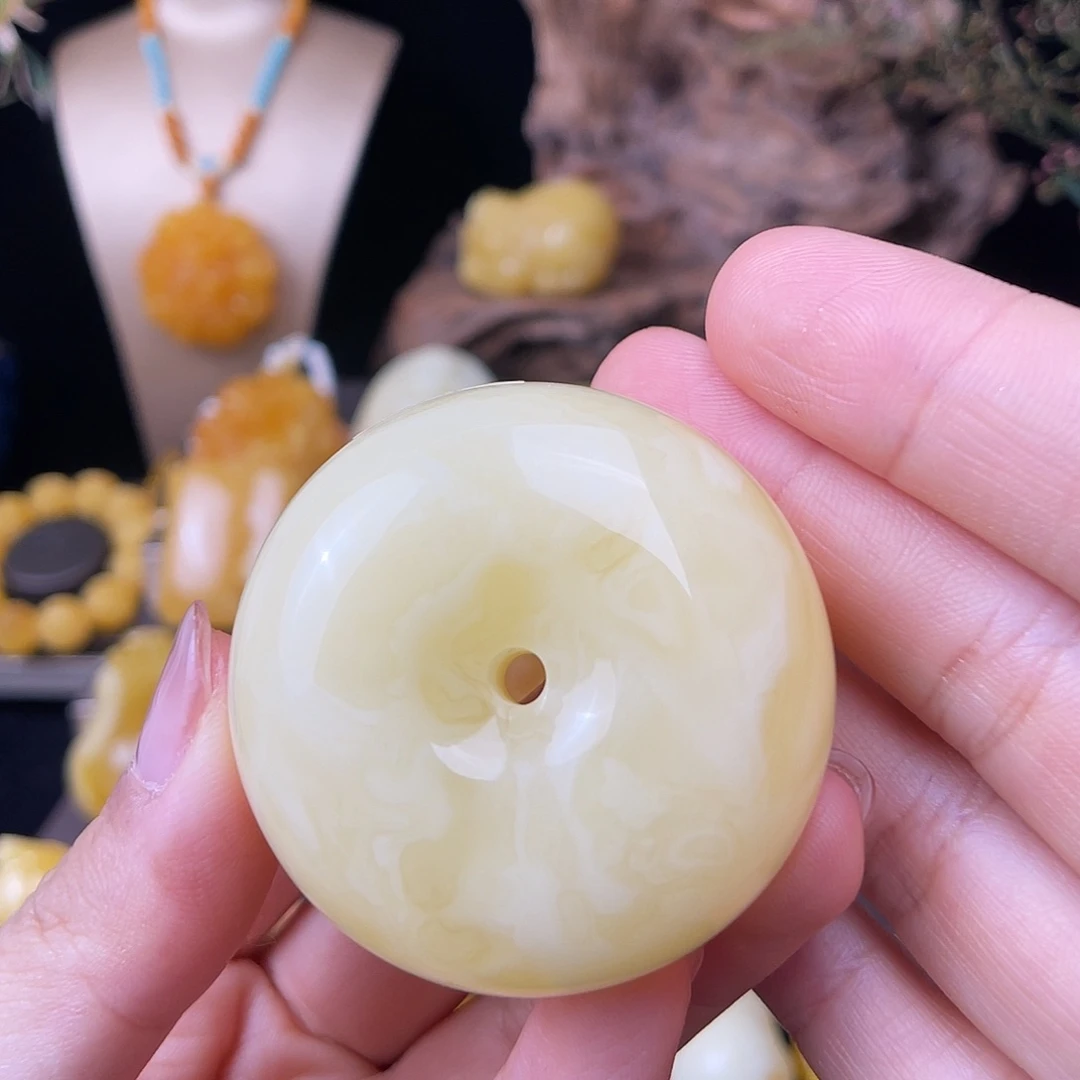 琥珀未镶嵌珠宝奇石