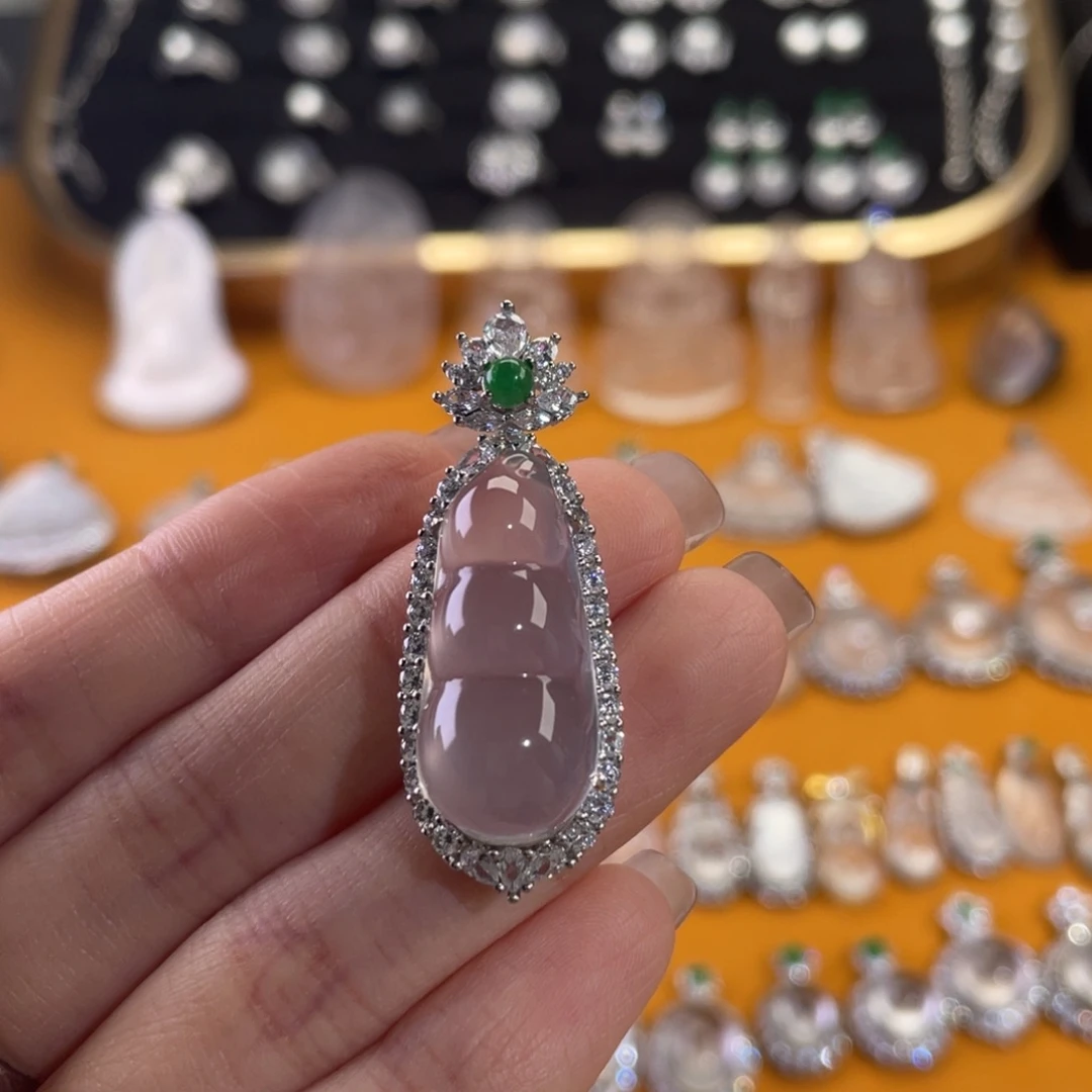 石英质玉银S925镶嵌吊坠(赠链)精致豆子