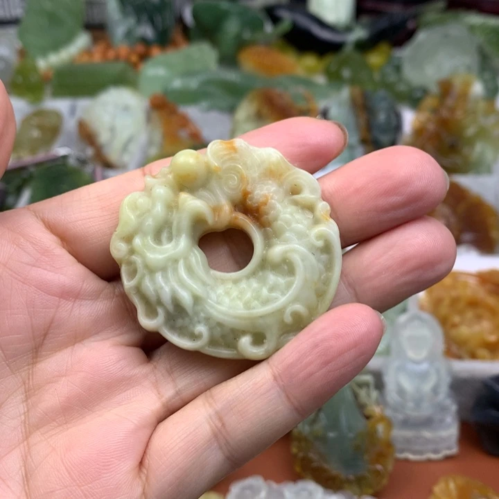 【闪购商品】蛇纹石玉未镶嵌颈饰