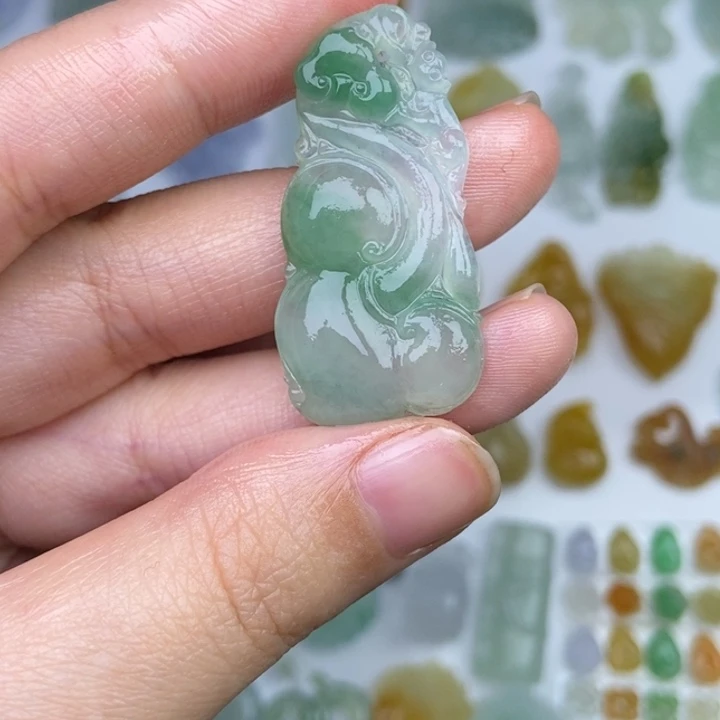 定制翡翠未镶嵌如意