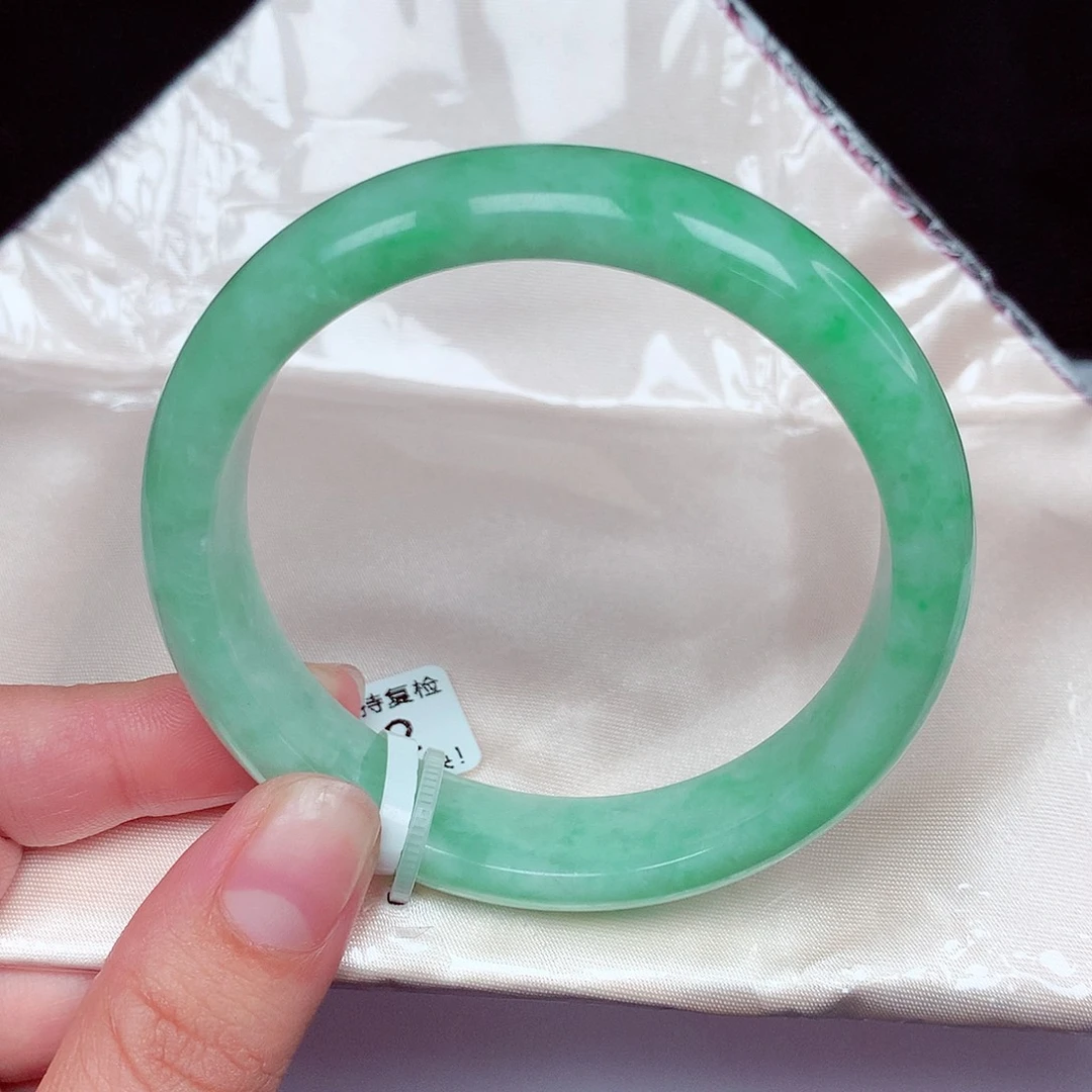 翡翠未镶嵌手镯正圈57