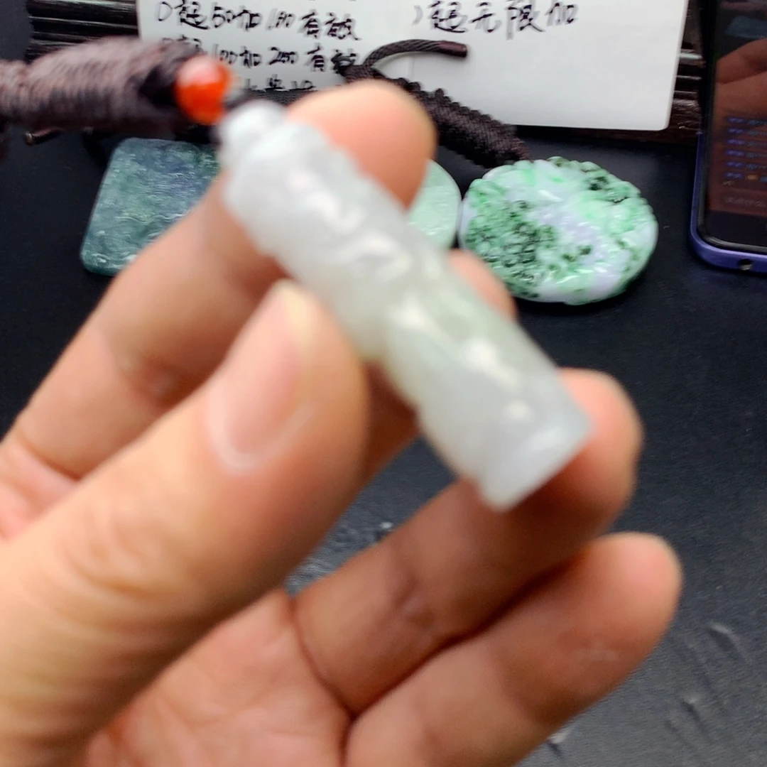 翡翠未镶嵌颈饰翡翠首饰和翡翠珠宝