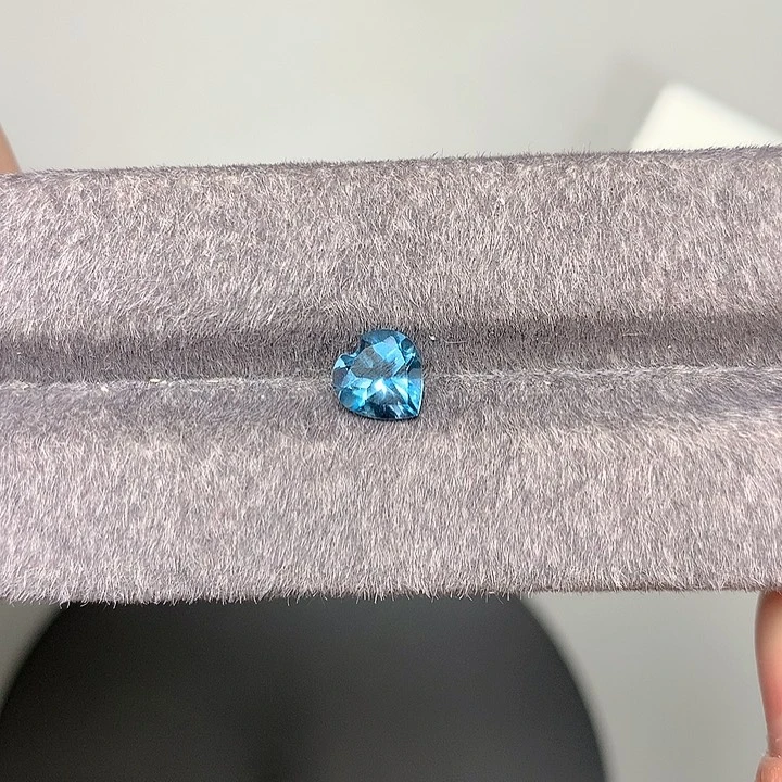 托帕石裸石未镶嵌托帕石1.49克拉未镶嵌