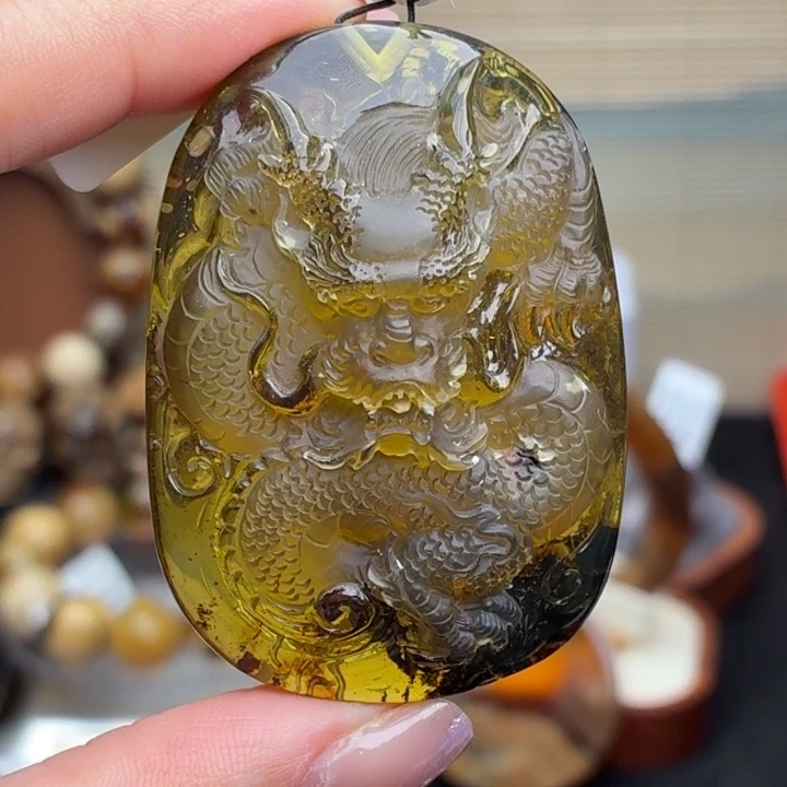 琥珀未镶嵌珠宝奇石绿茶龙牌