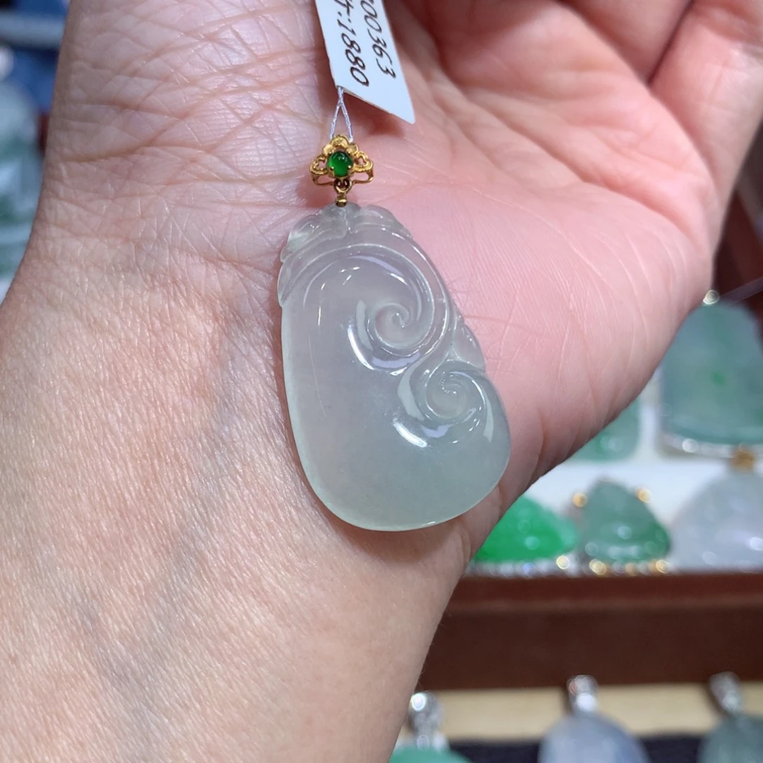 吊坠(不含链)18K金镶嵌翡翠如意