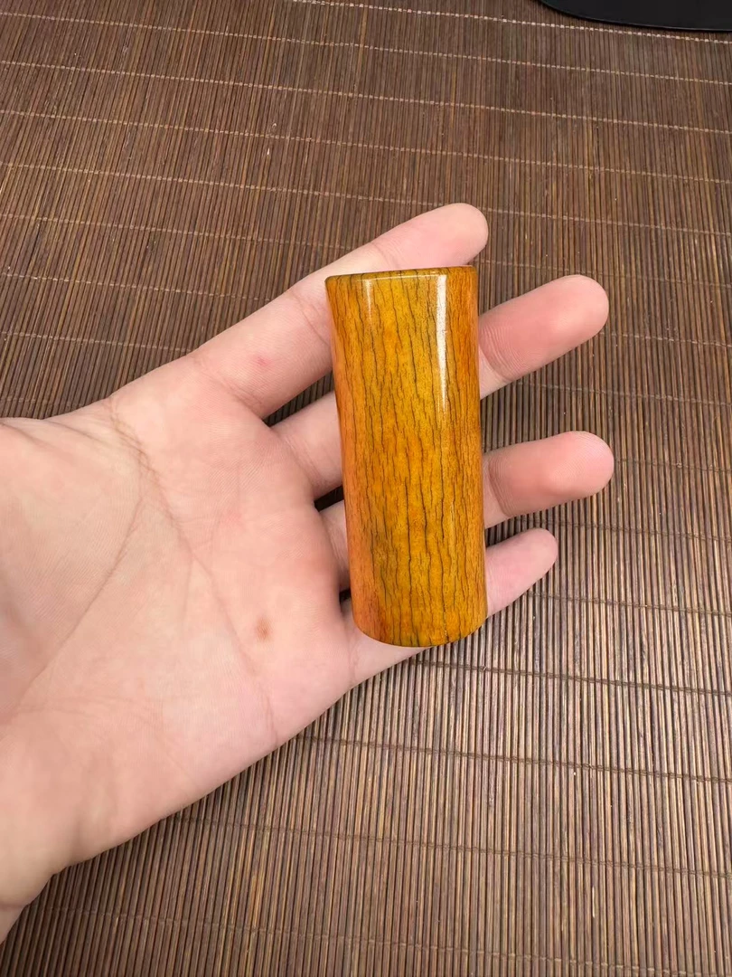 1635 高级牛骨手把件 特色工艺品