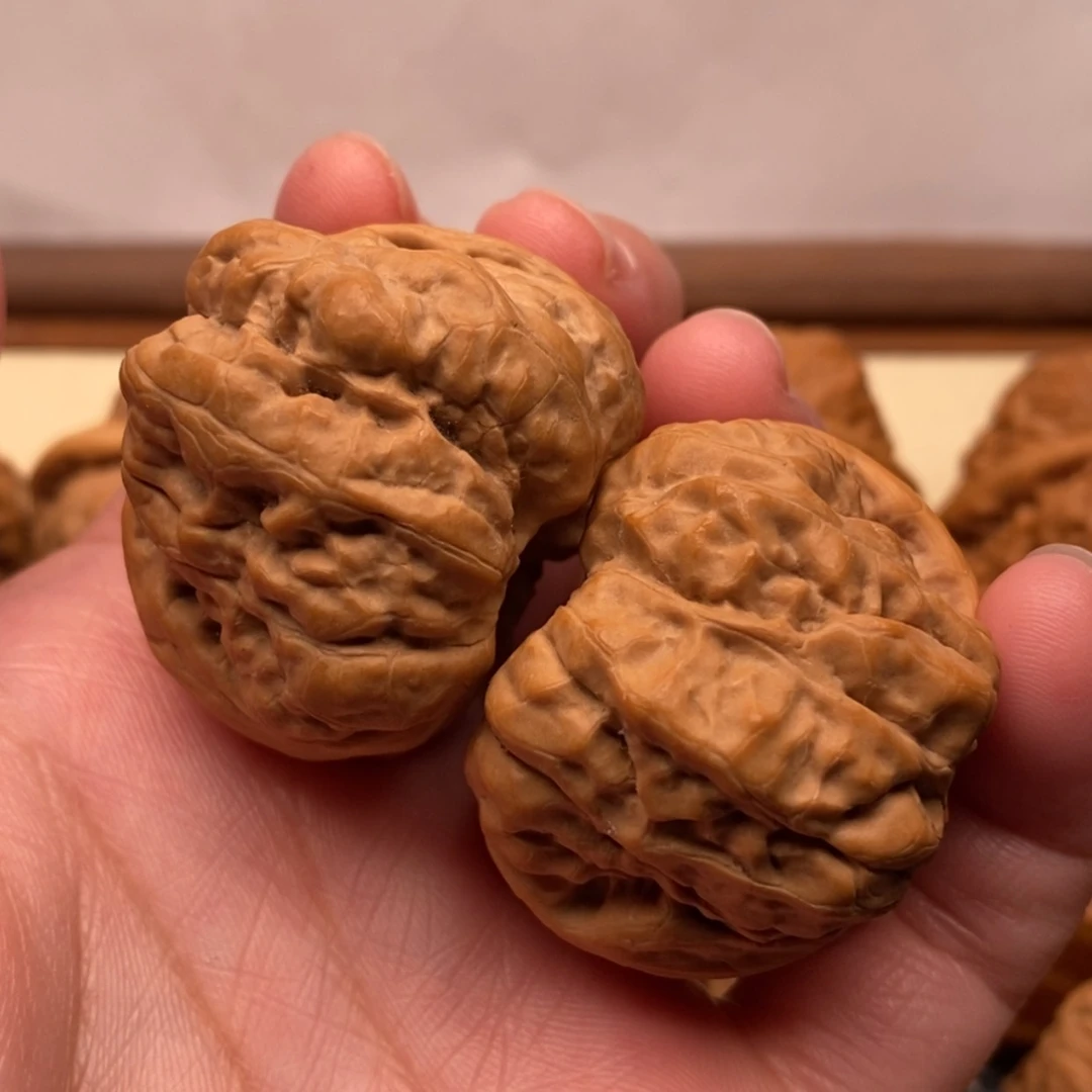 【闪购商品】把件文玩核桃边38左右
