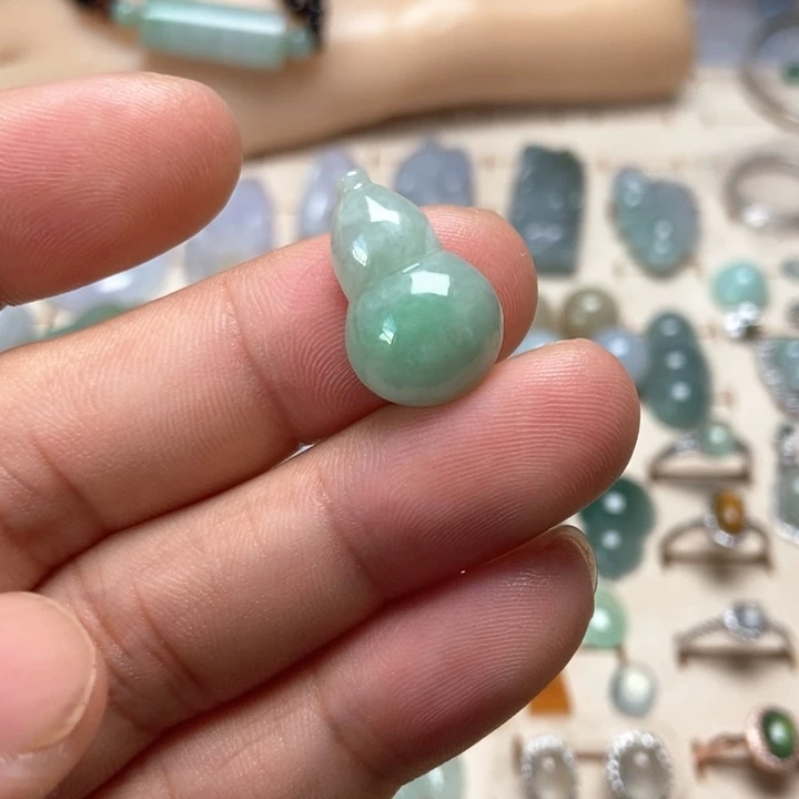 翡翠未镶嵌颈饰缅甸天然翡翠