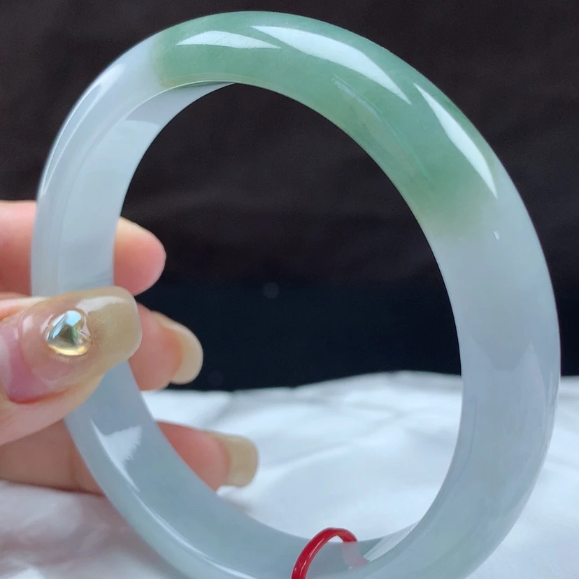 【闪购商品】翡翠手镯未镶嵌83056，