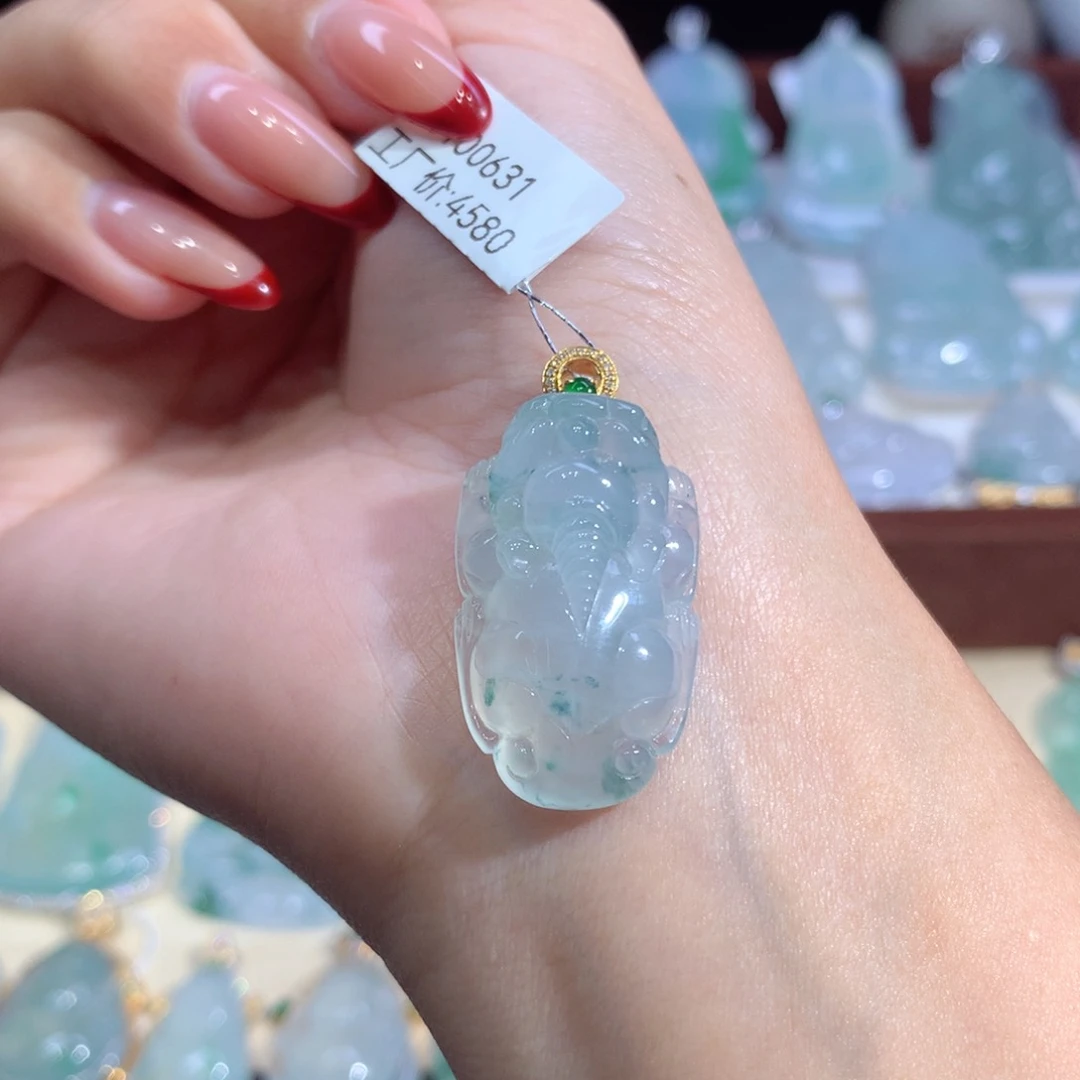 吊坠(不含链)18K金镶嵌翡翠