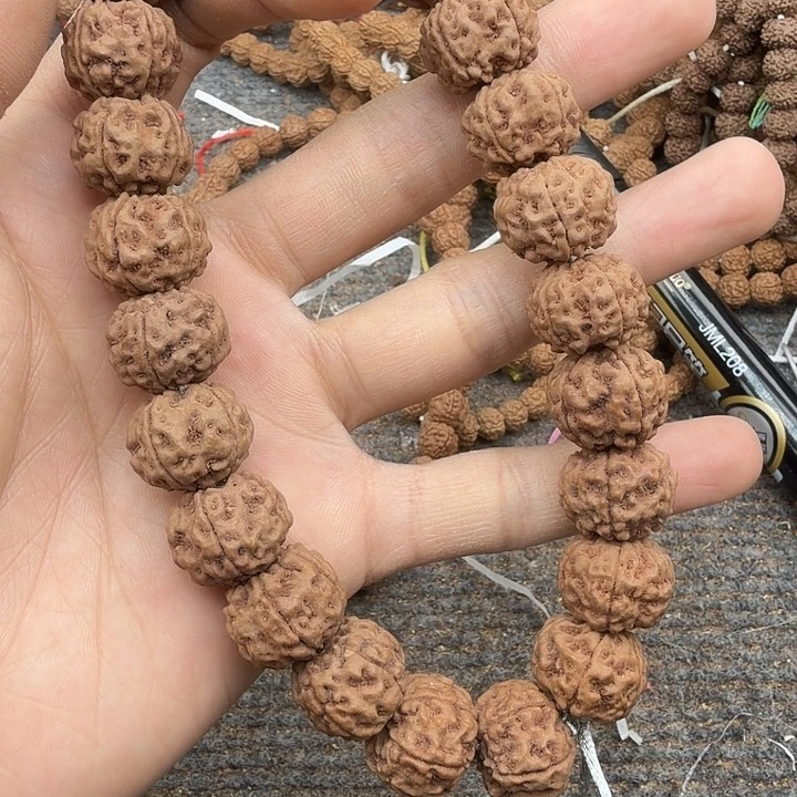 白***8吊坠金刚菩提谢谢