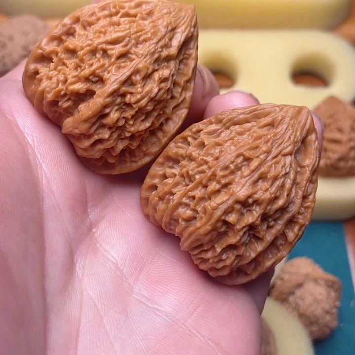 文玩核桃把件36.5高端小众佛塔妖疆