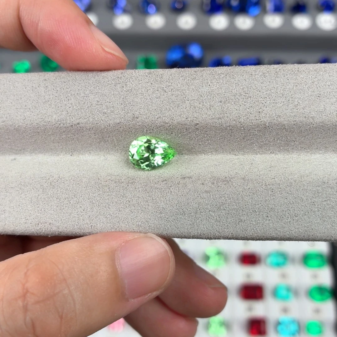 溪****裸石合成（培育）蓝宝石2.53ct