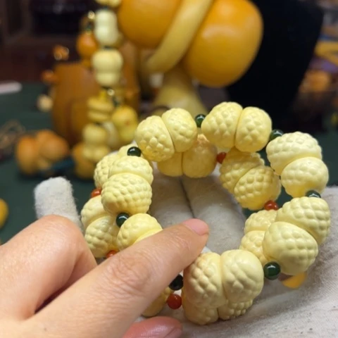 M****?路兔兔哈咯啦咯来咯哦了hhl