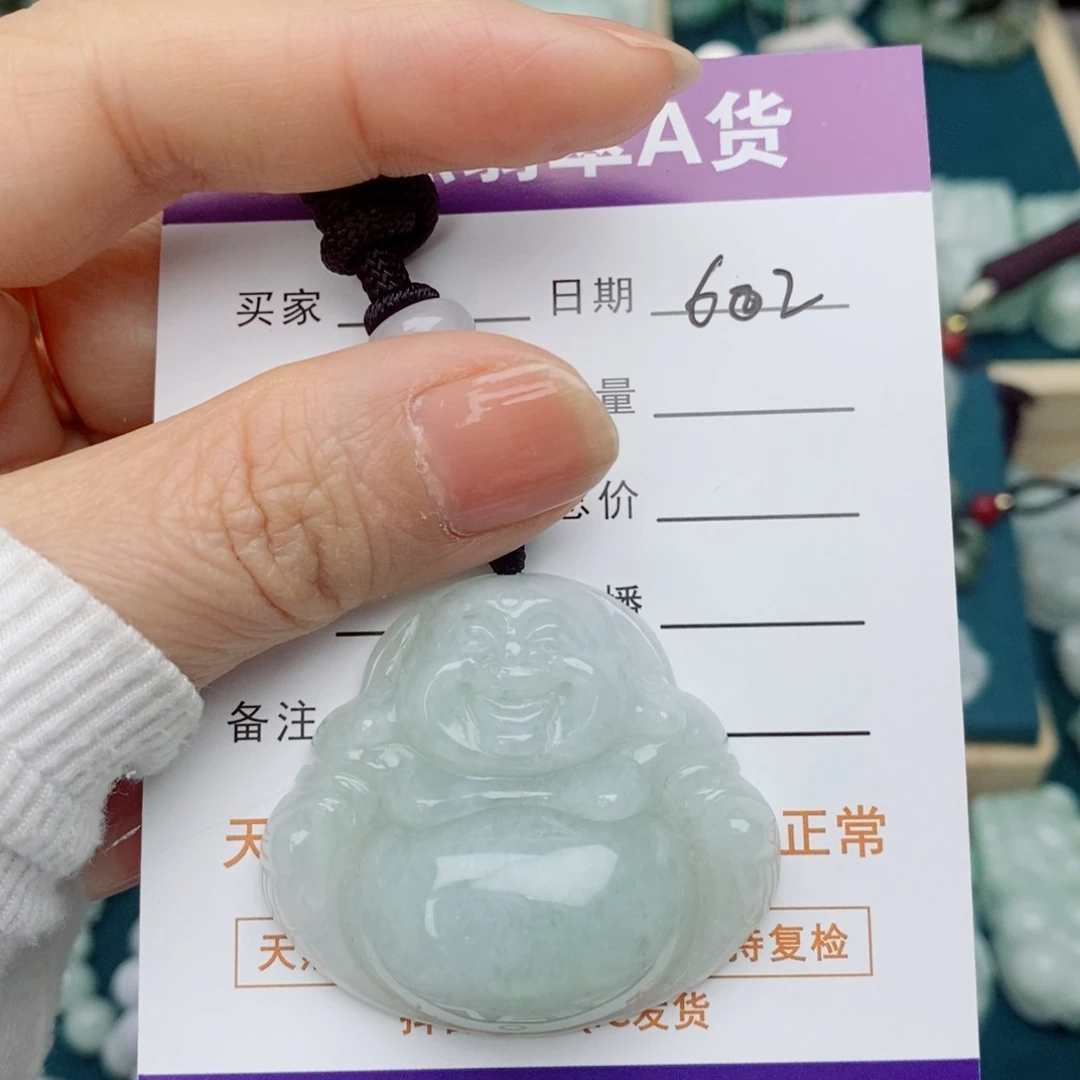 翡翠未镶嵌颈饰佛公