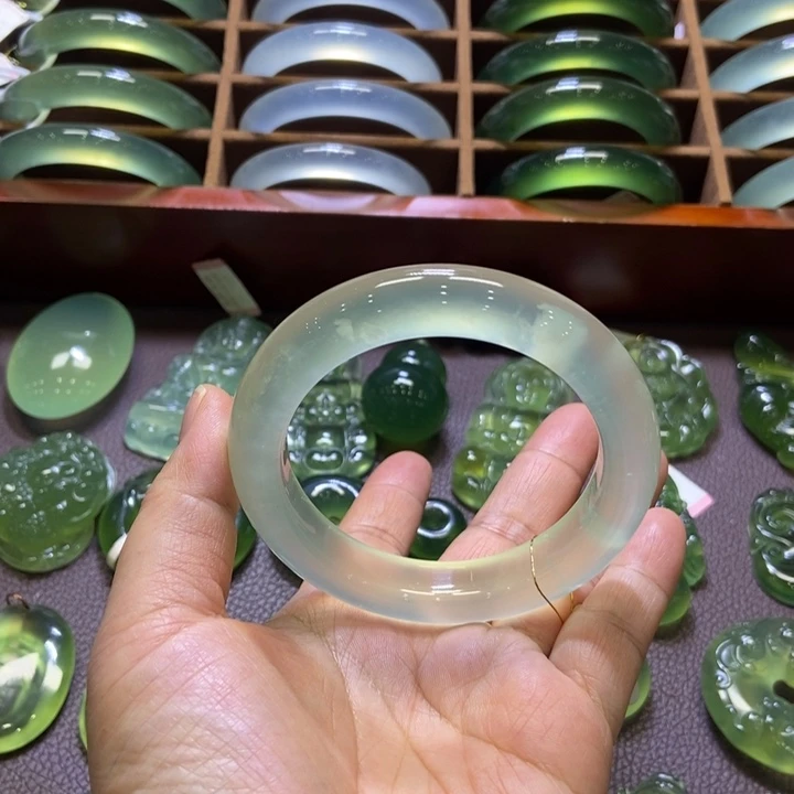 蛇纹石玉未镶嵌手镯56