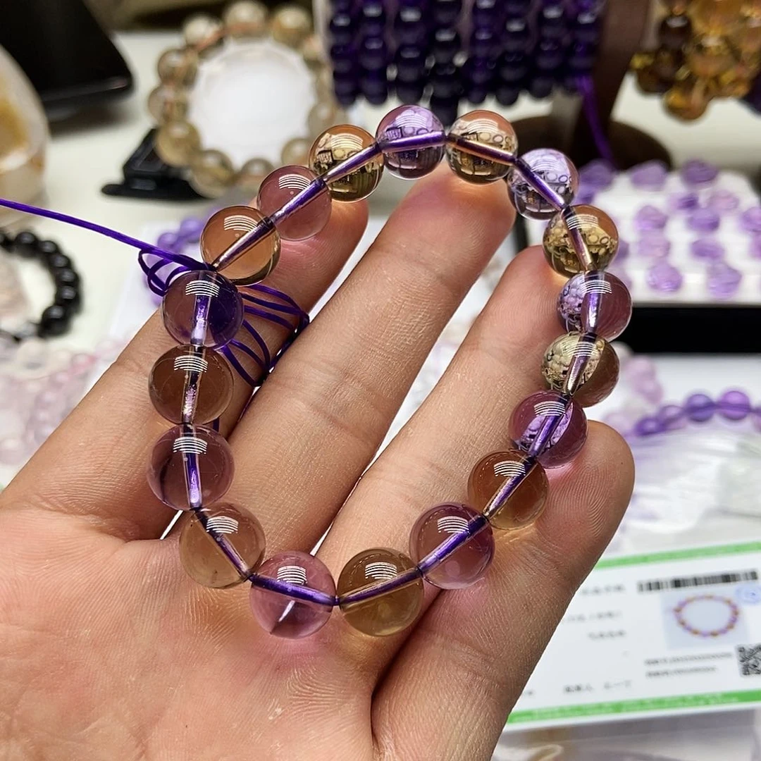 水晶手链未镶嵌许*多默认微瑕