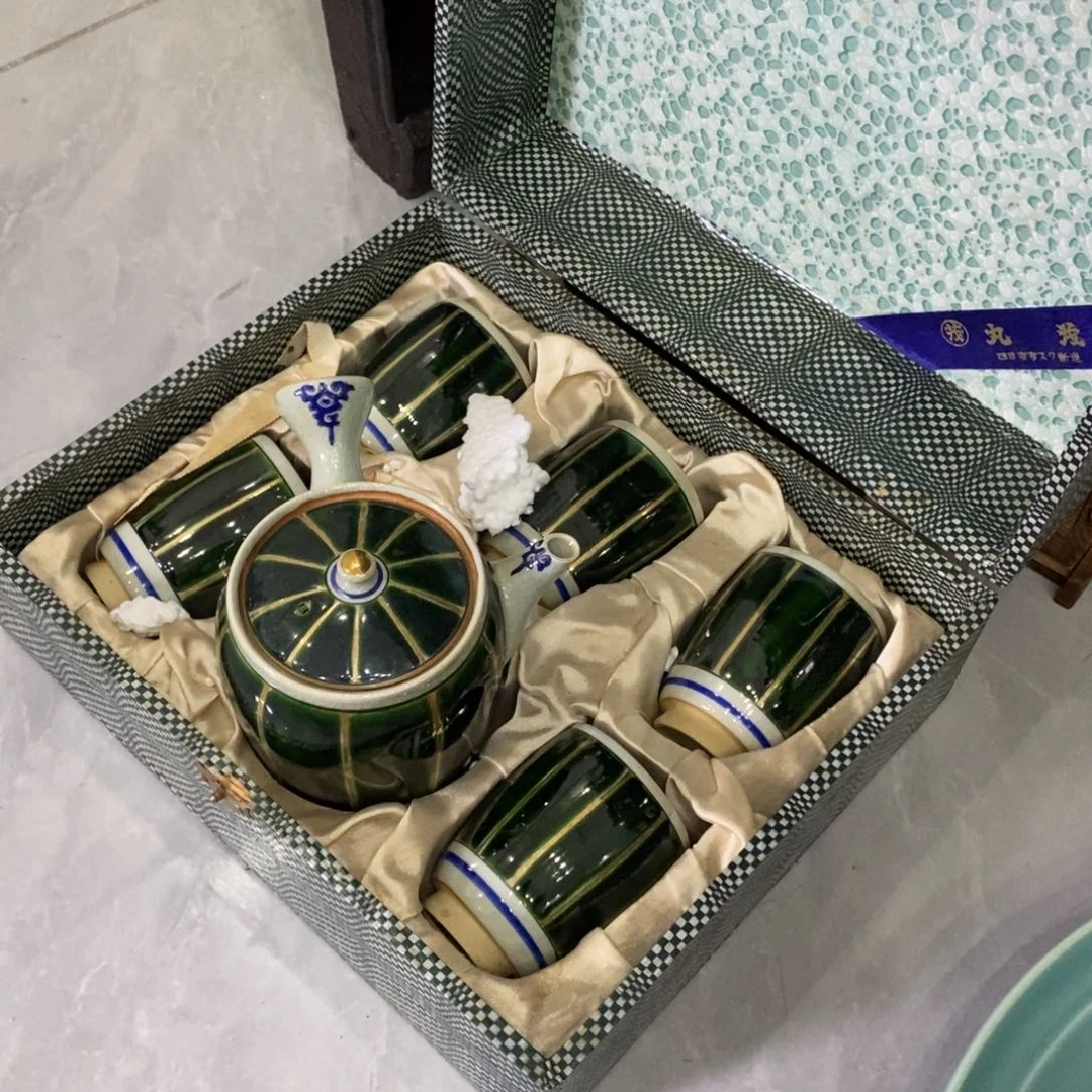 瓷片一直没见她有那么喜欢过这个