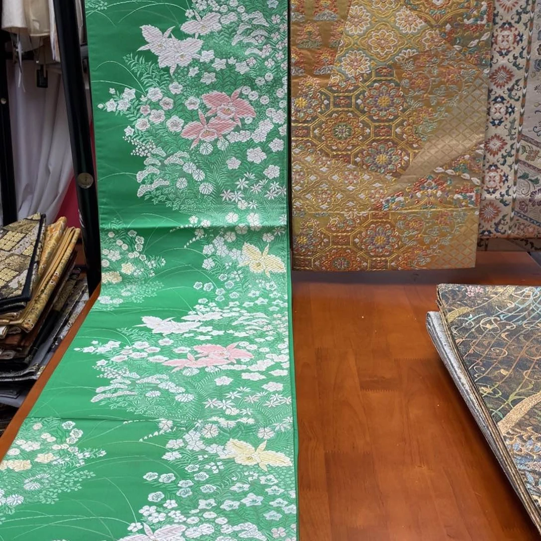织绣六通唐织唐草花