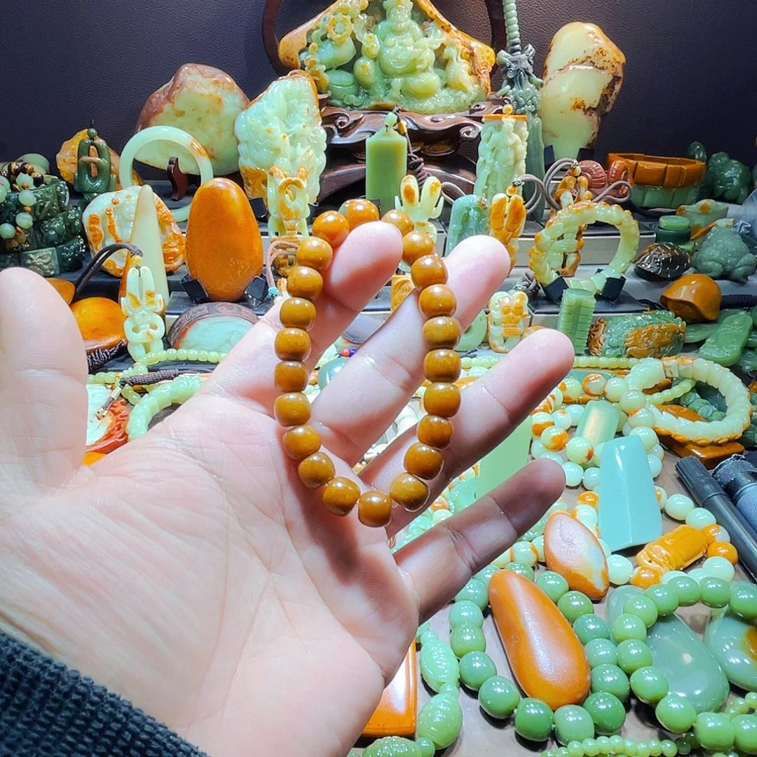 透闪石质玉未镶嵌珠宝奇石