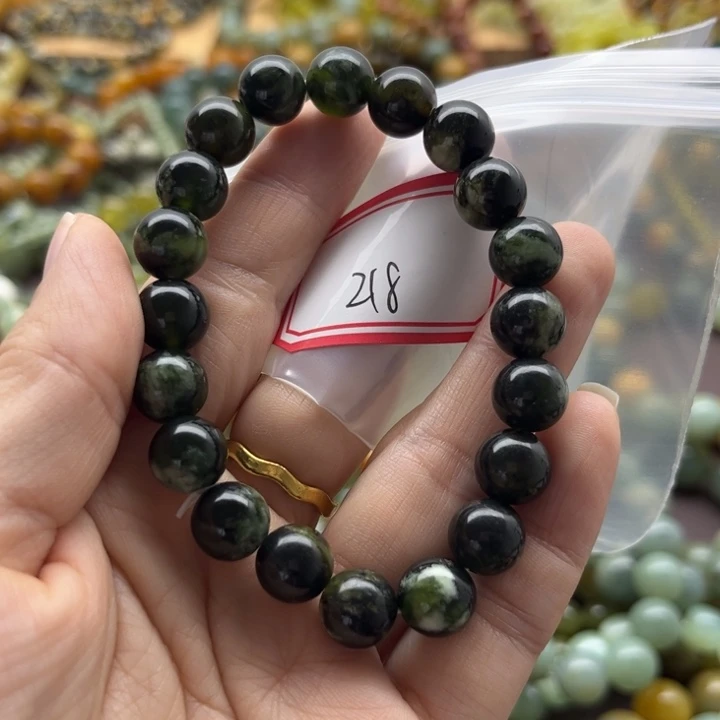 未镶嵌蛇纹石玉手链