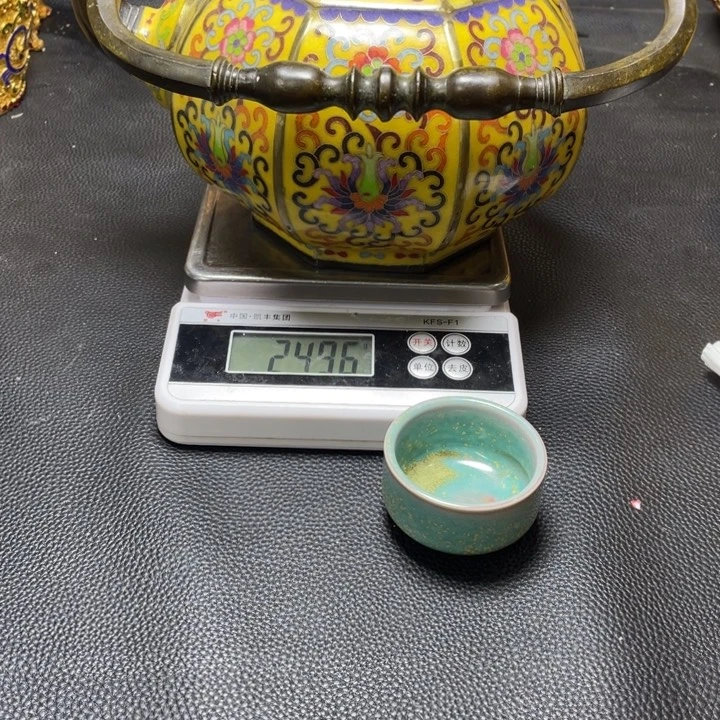 牧***汐瓷片大哥你好请问有钱不借