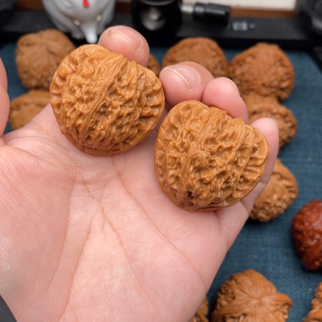 文玩核桃把件全品三角白37