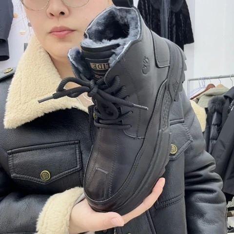 男士皮毛一体马丁靴38-44正码