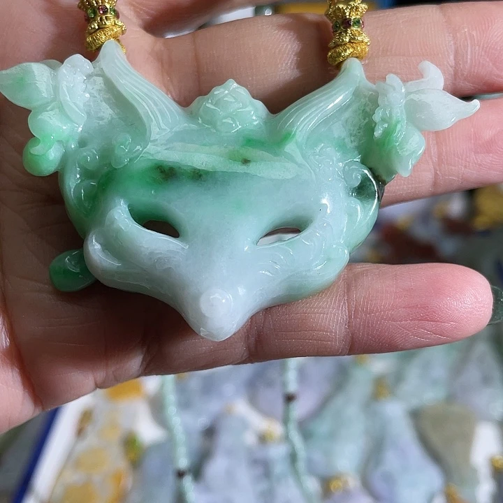 翡翠颈饰未镶嵌翡翠新款满绿狐狐