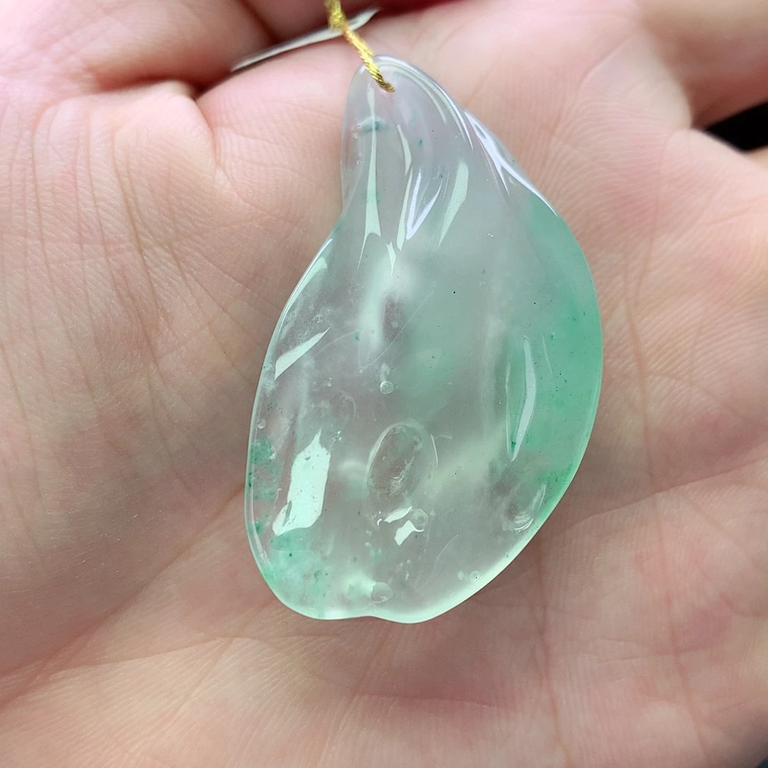 石英质玉未镶嵌颈饰