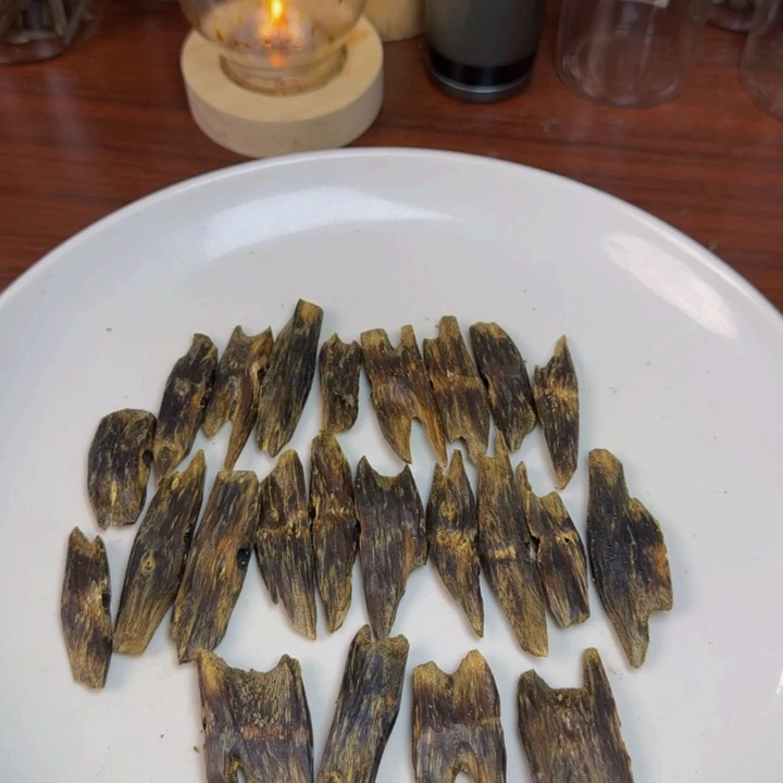 沉香沉香碎屑运红旗块料多样性发货