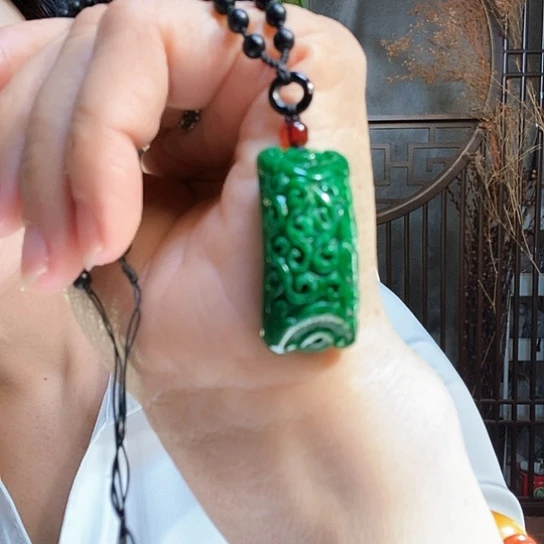 翡翠未镶嵌颈饰Wtuopp