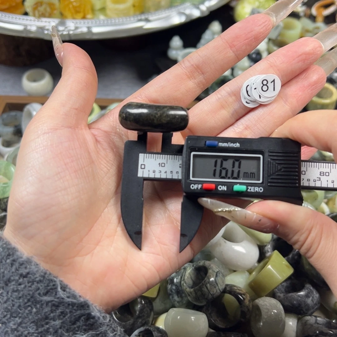 蛇纹石玉未镶嵌戒指