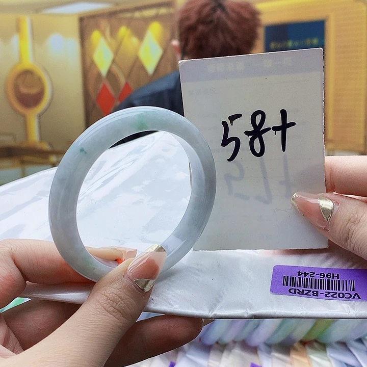 翡翠未镶嵌手镯000……