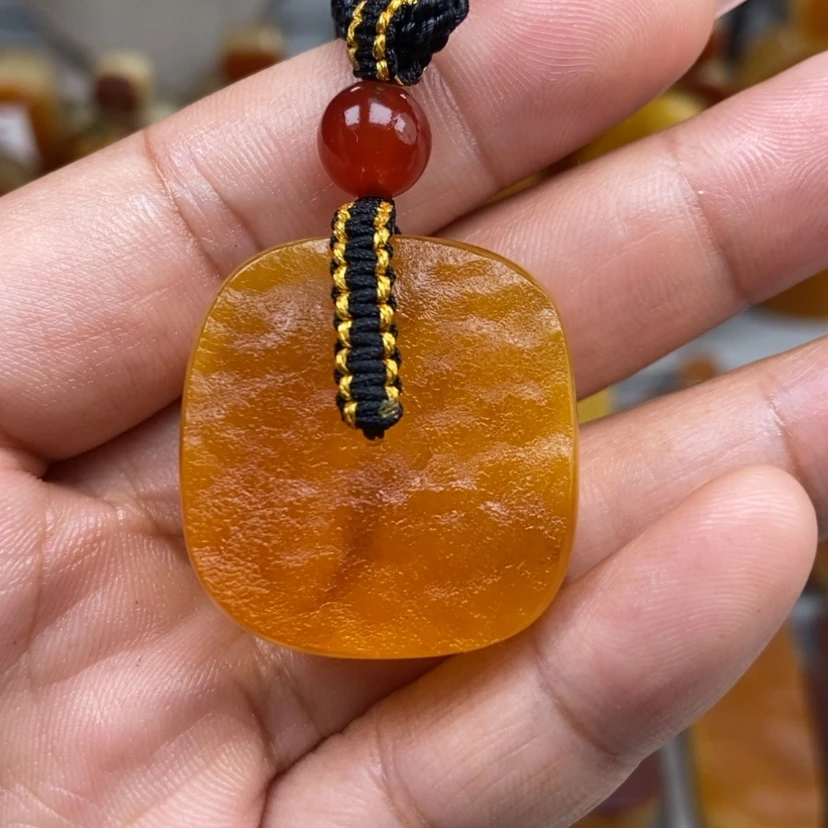 【闪购商品】琥珀颈饰未镶嵌