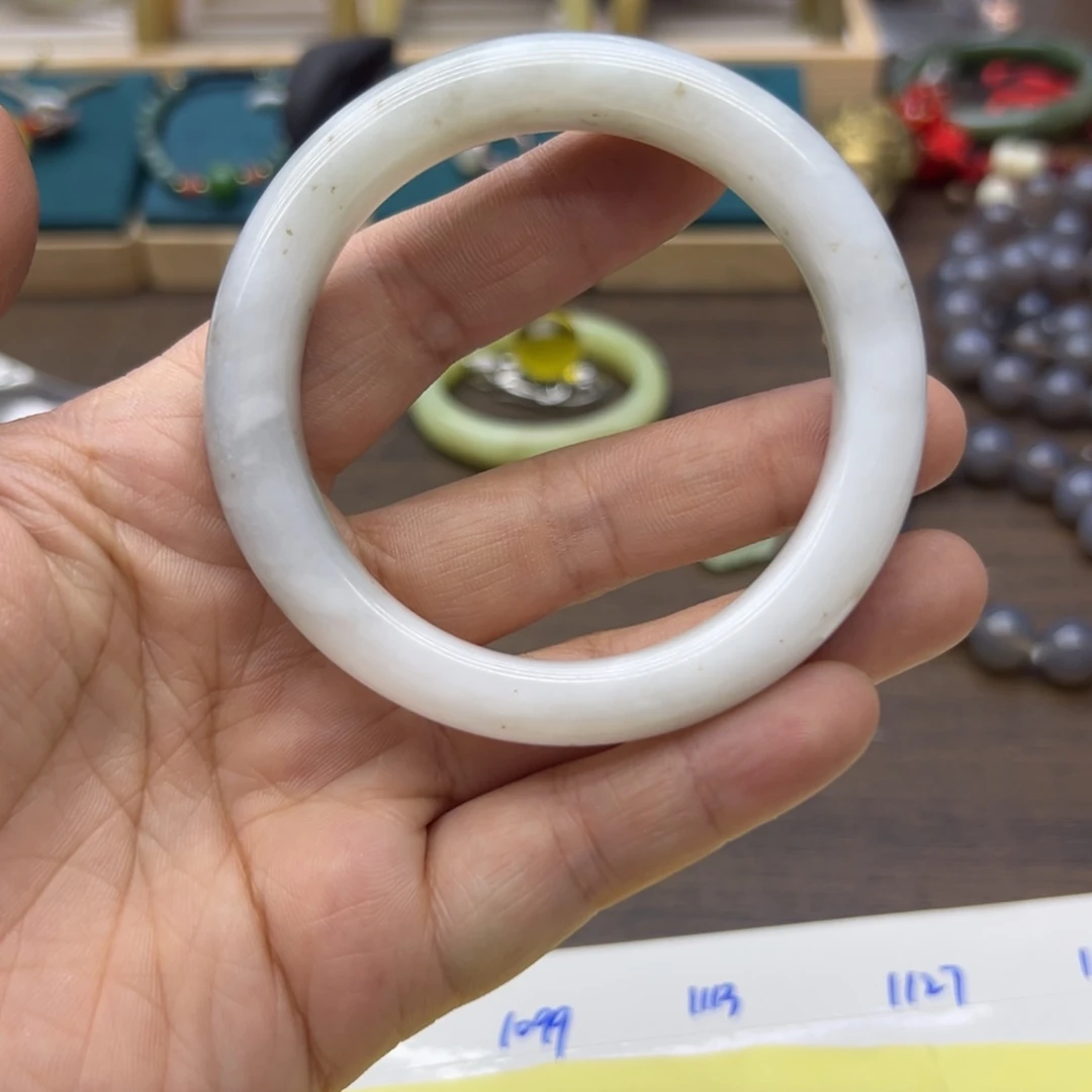 和田玉未镶嵌手镯58.3圈围1045