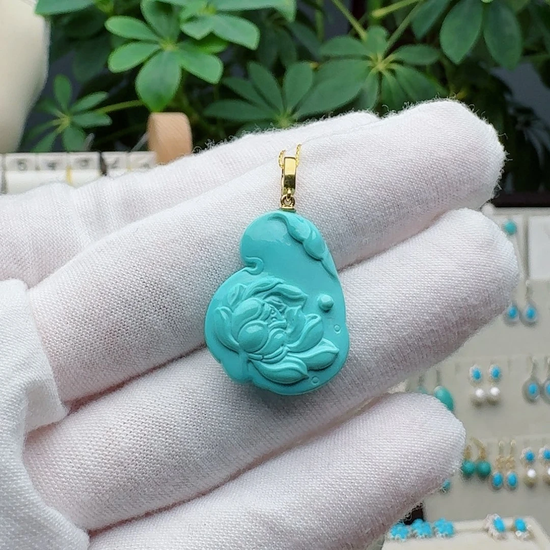 绿松石18K金镶嵌颈饰吊坠