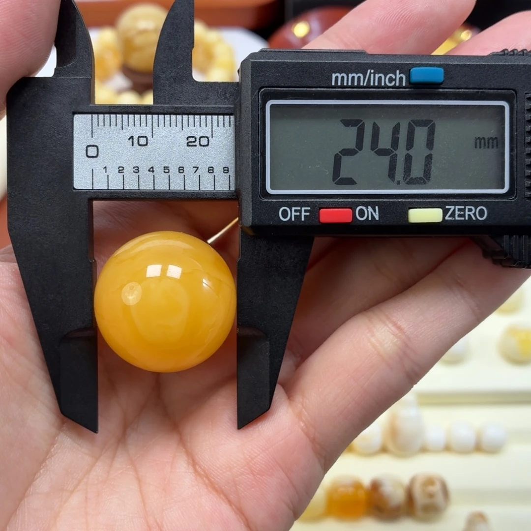 琥珀未镶嵌珠宝奇石焦皮鸡油红眼睛圆珠24mm