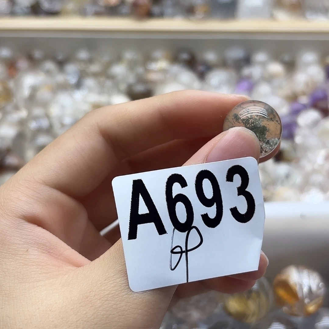 辣***王水晶未镶嵌珠宝半成品693