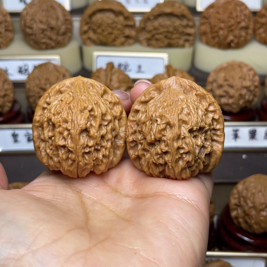 文玩核桃把件风**程红狮子39左右