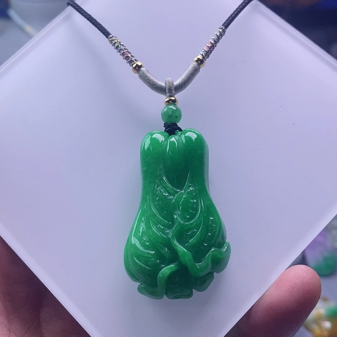 翡翠未镶嵌吊坠(赠链)