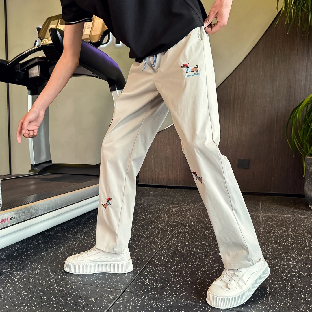 爆款冰丝速干休闲裤男夏季薄款小狗刺绣直筒裤2025新款宽松阔腿裤