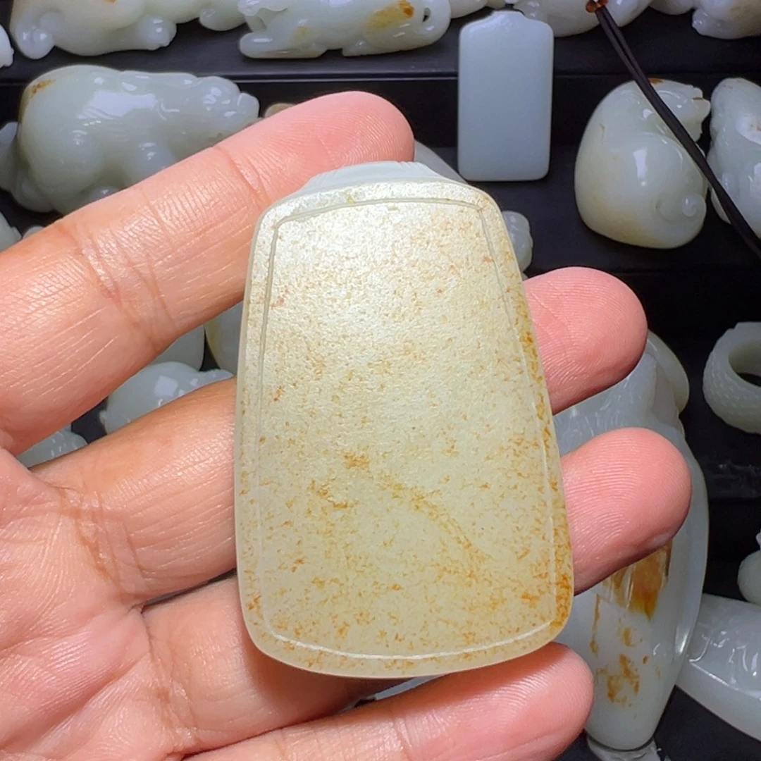 科***电颈饰未镶嵌和田玉