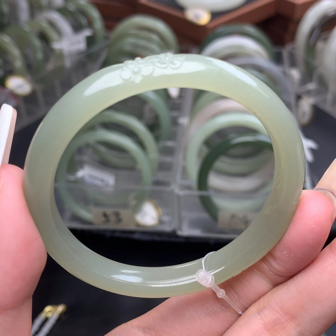 未镶嵌手镯和田玉