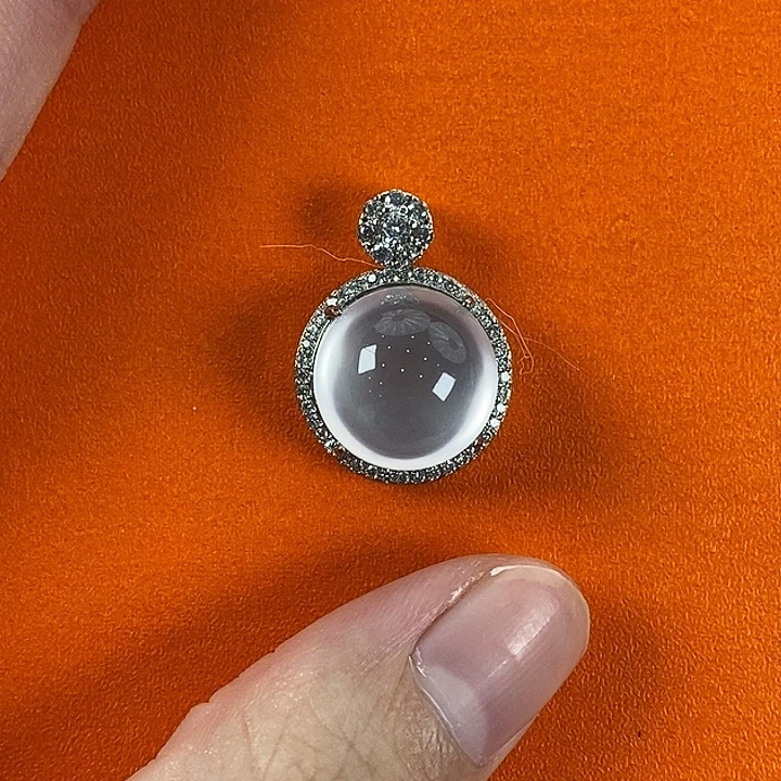 石英质玉合金颈饰