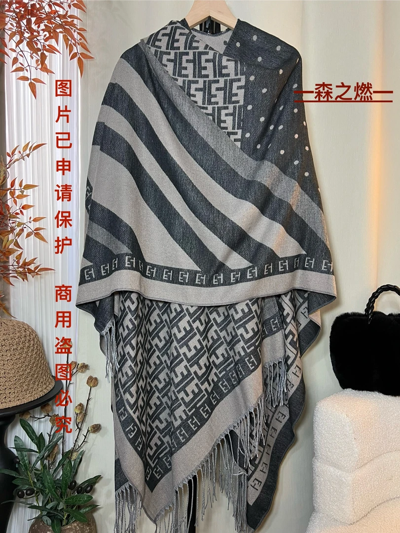 早秋新款波点民族风草原斗篷旅游度假披肩斗篷双面外搭云南民族风