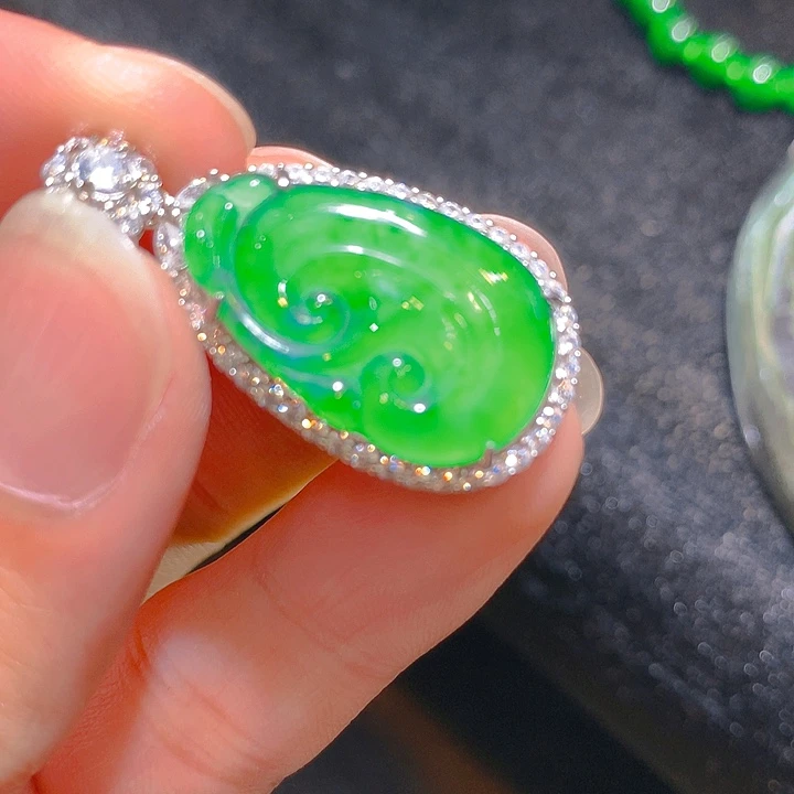 【闪购商品】翡翠颈饰银S925镶嵌翡翠