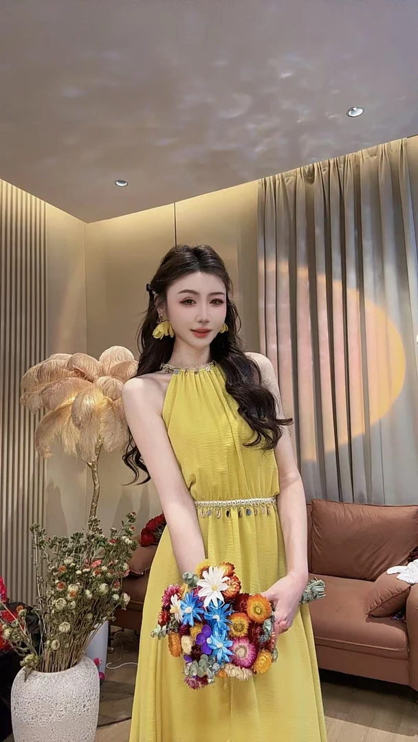 【美美专享】99596纯欲风挂脖设计感无袖连衣裙女