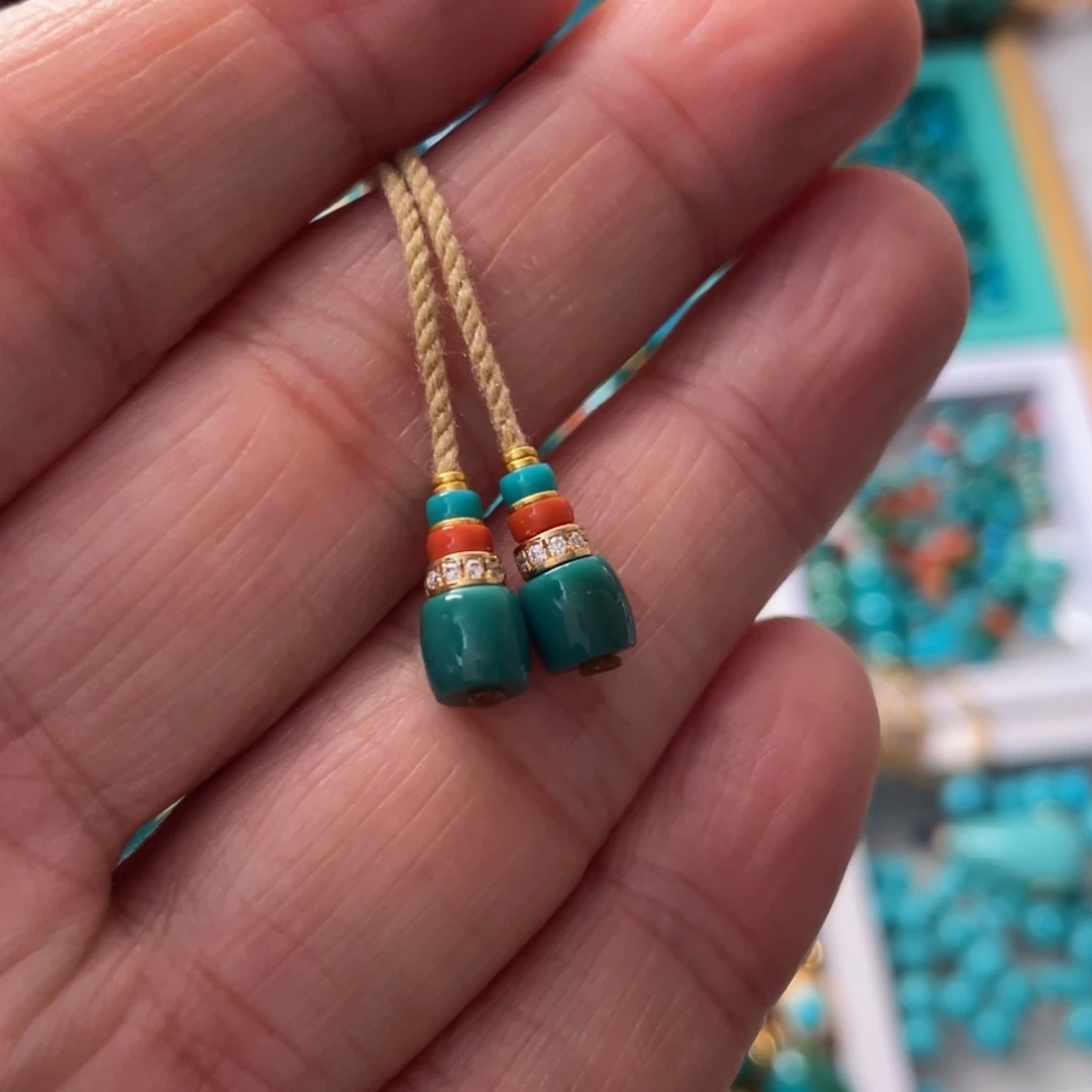 绿松石未镶嵌颈饰